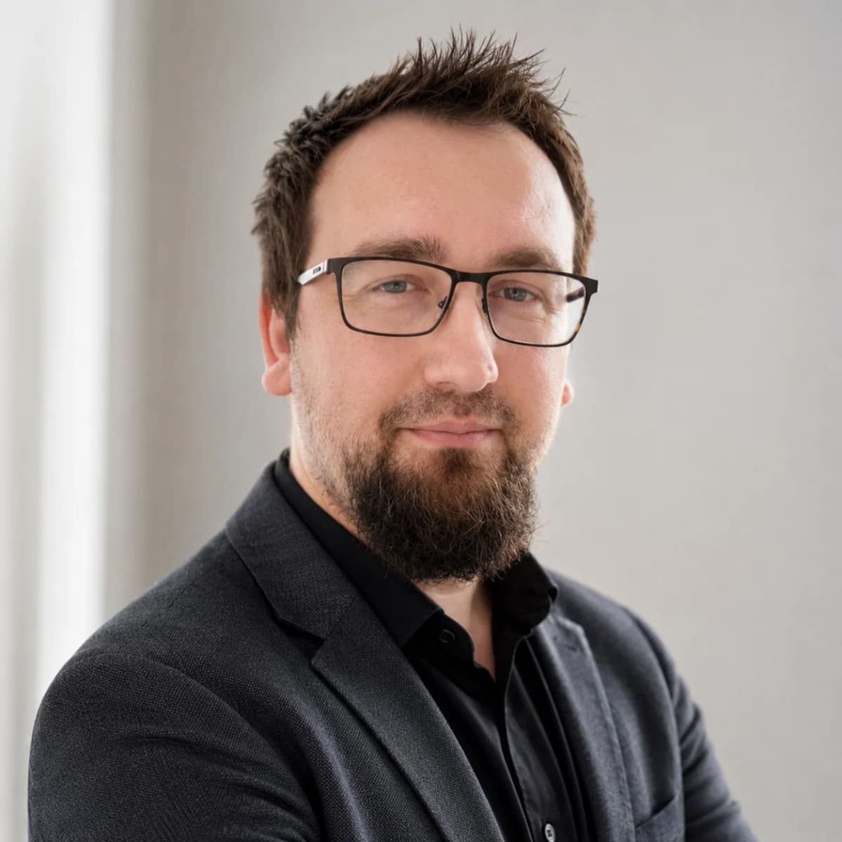 Porträt von Dani, CTO von Firmbase